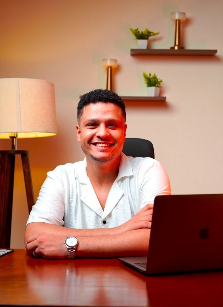 الأستاذ محمد سلامة